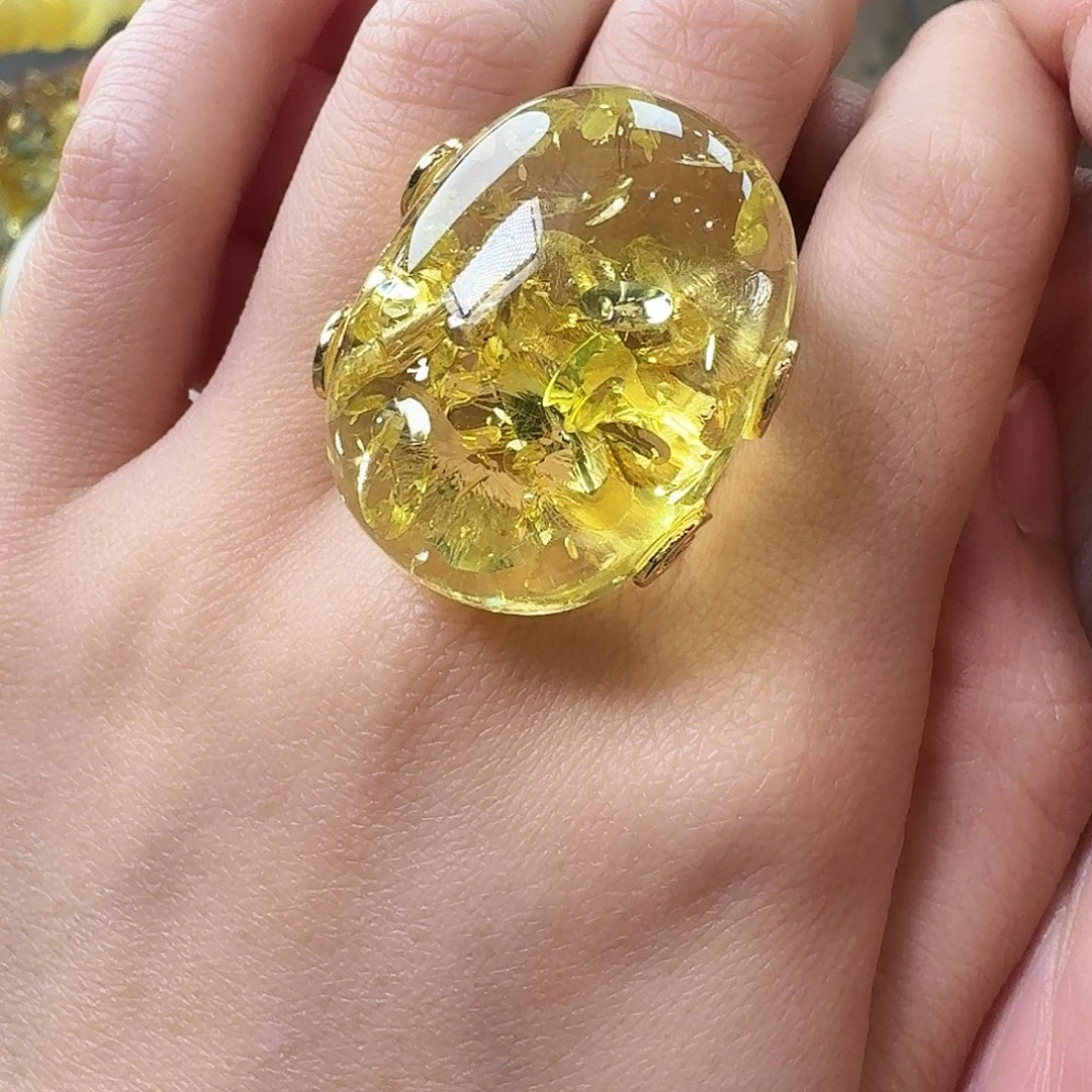 琥珀未镶嵌颈饰戒指