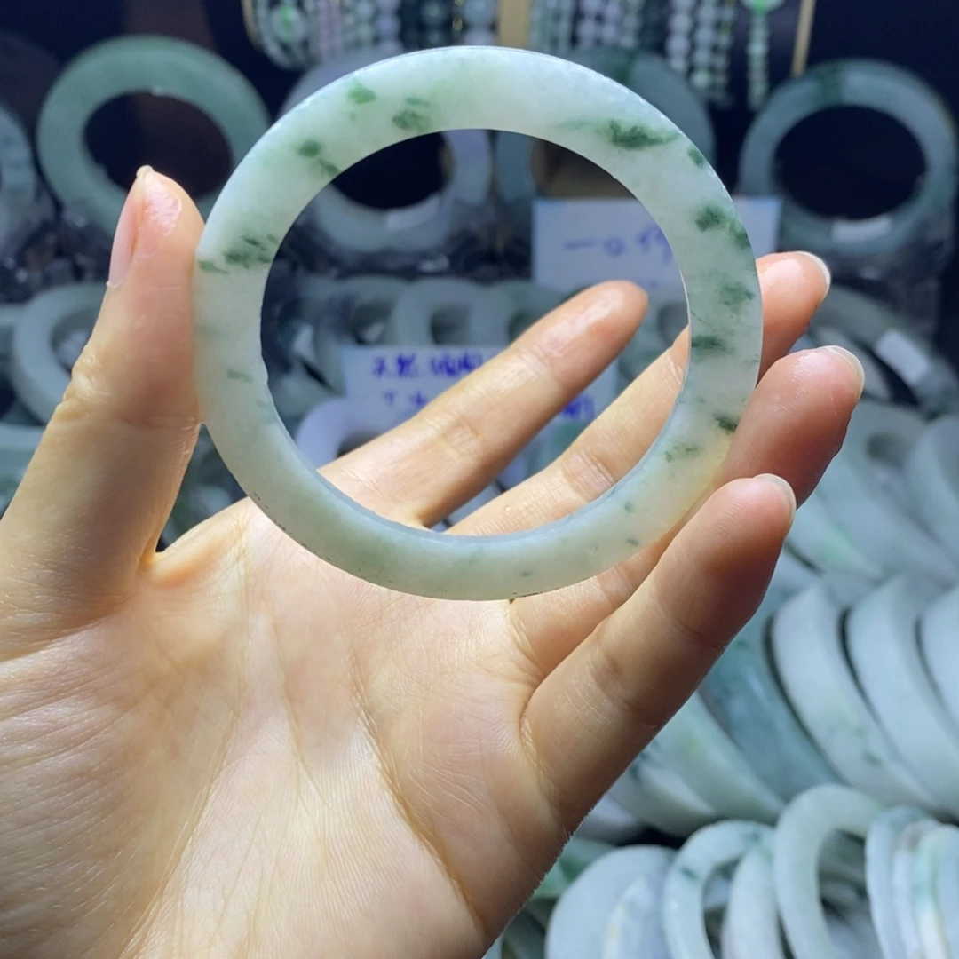 定制翡翠未镶嵌手镯