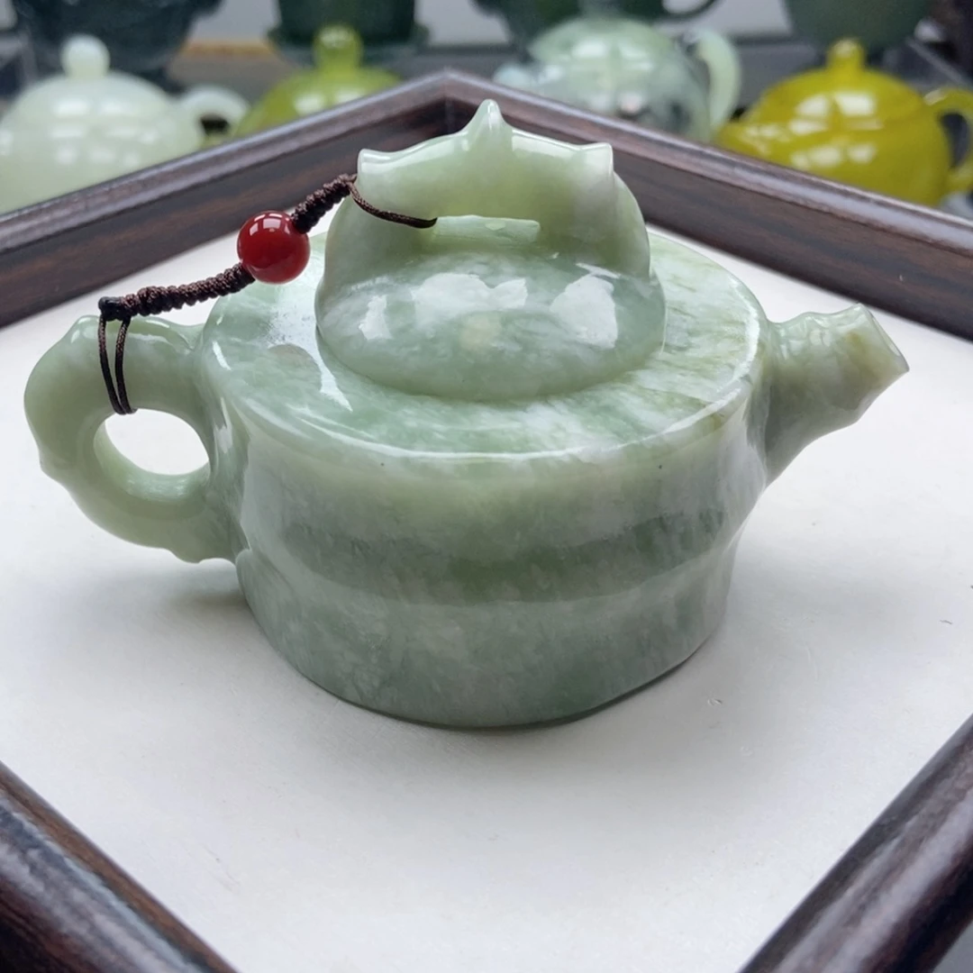 蛇纹石玉未镶嵌壶