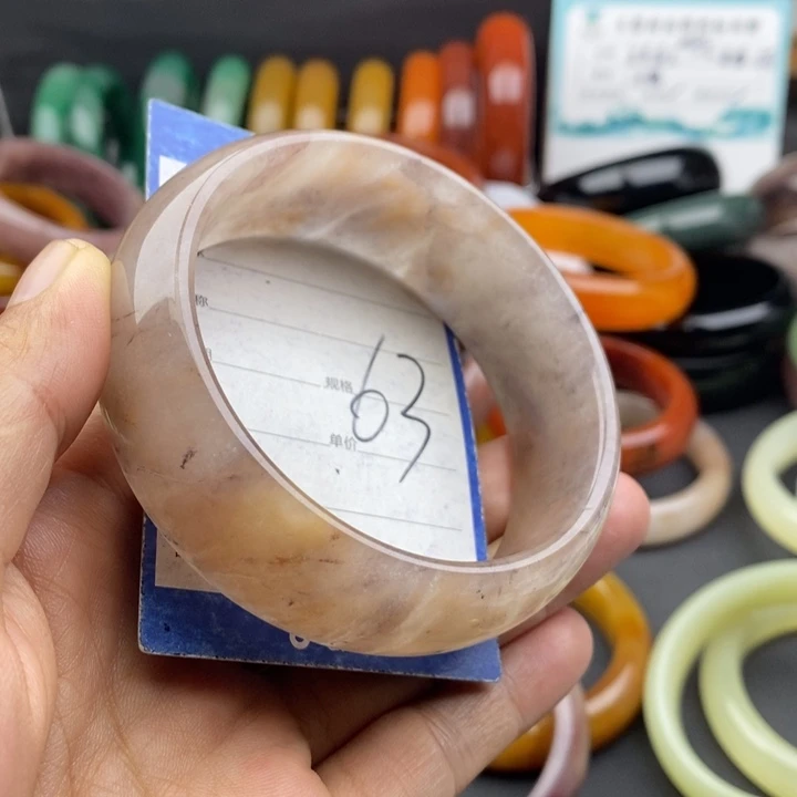 未镶嵌手镯石英质玉
