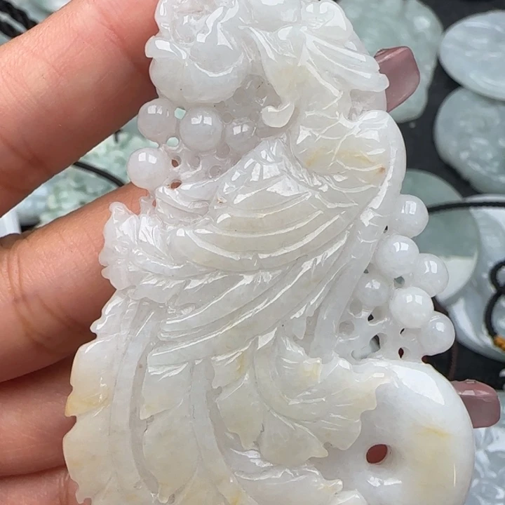 翡翠挂件未镶嵌凤凰