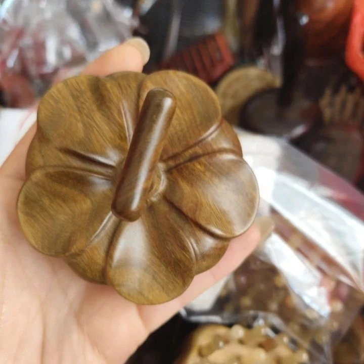 天然绿檀28齿羊角梳新款木雕南瓜木质雕刻手把按摩梳