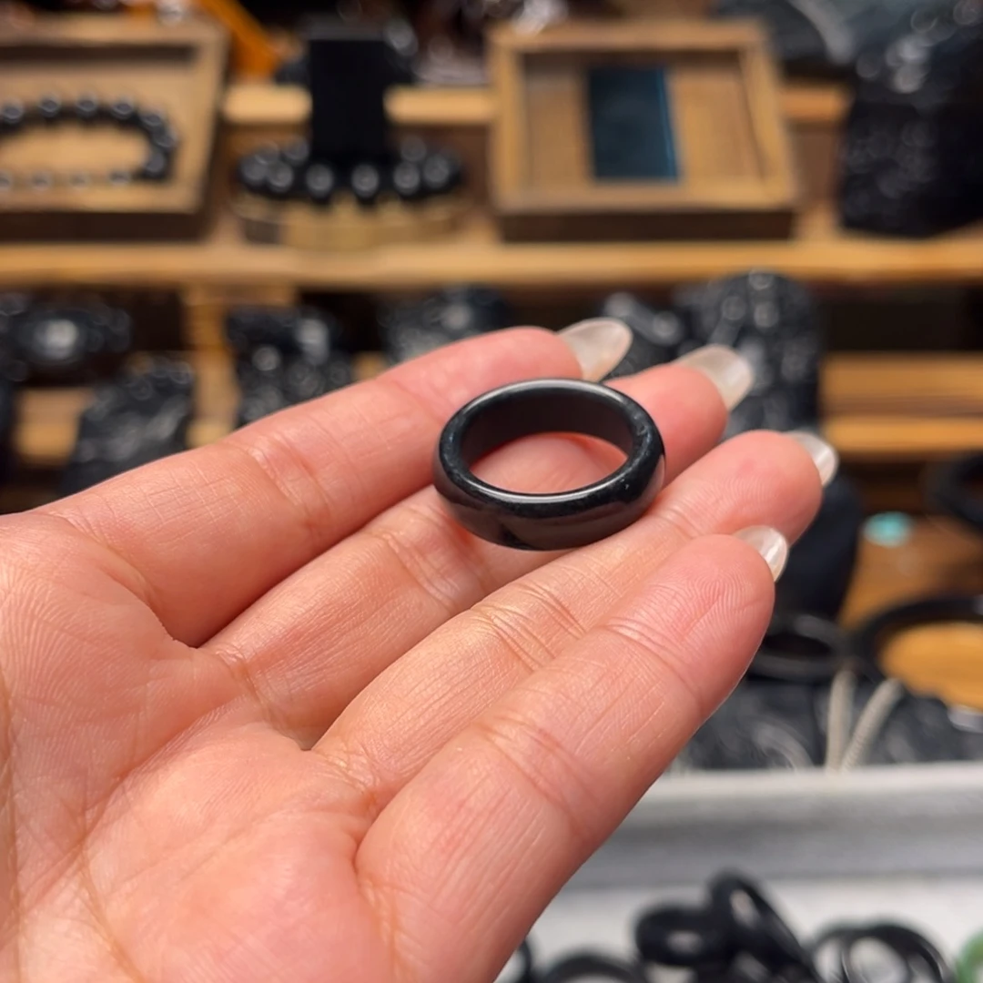 九***苍和田玉（墨玉）未镶嵌戒圈