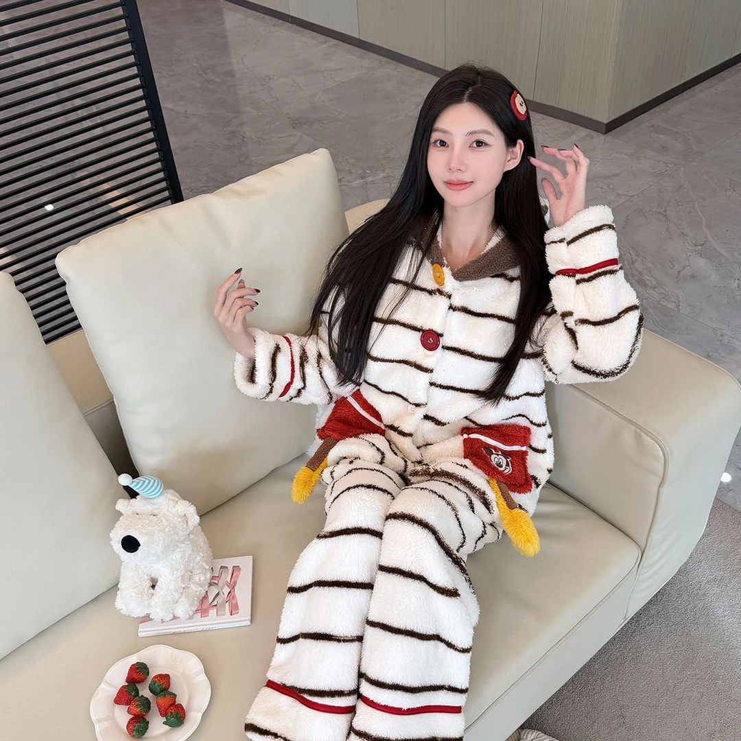 可爱条纹卡通连帽家居服可外穿秋冬季女士宽松保暖长毛绒套装睡衣