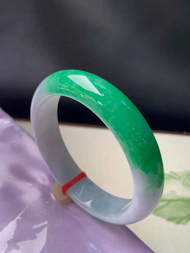 56圈口翠色半山半水天然缅甸翡翠手镯