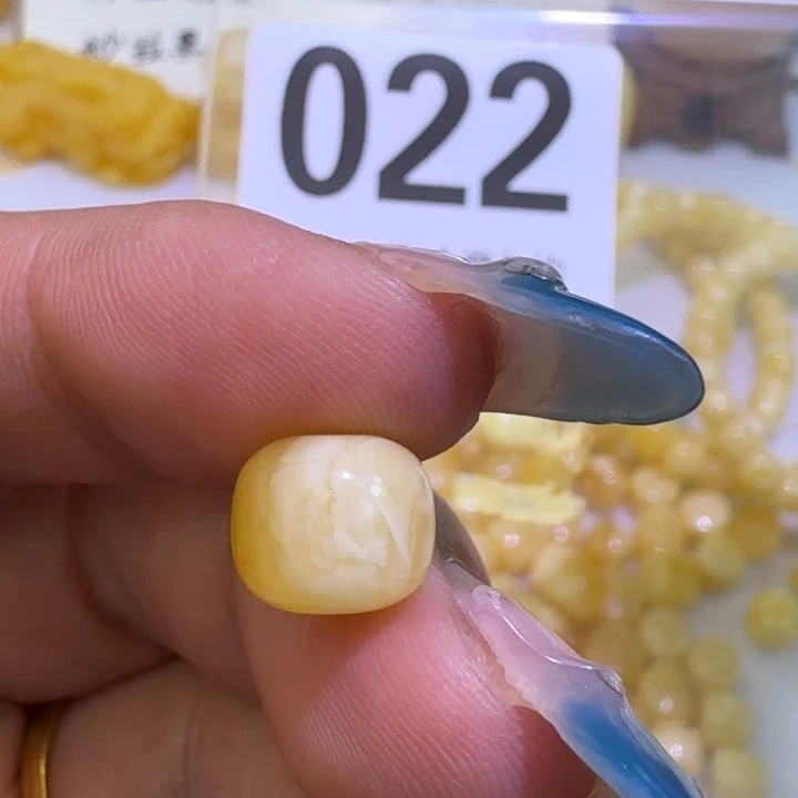 裸石琥珀未镶嵌9.4m