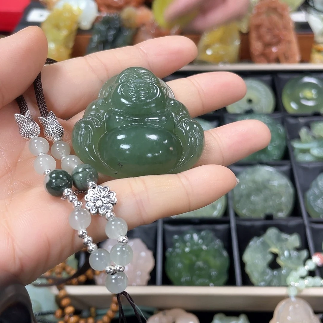 蛇纹石玉颈饰未镶嵌