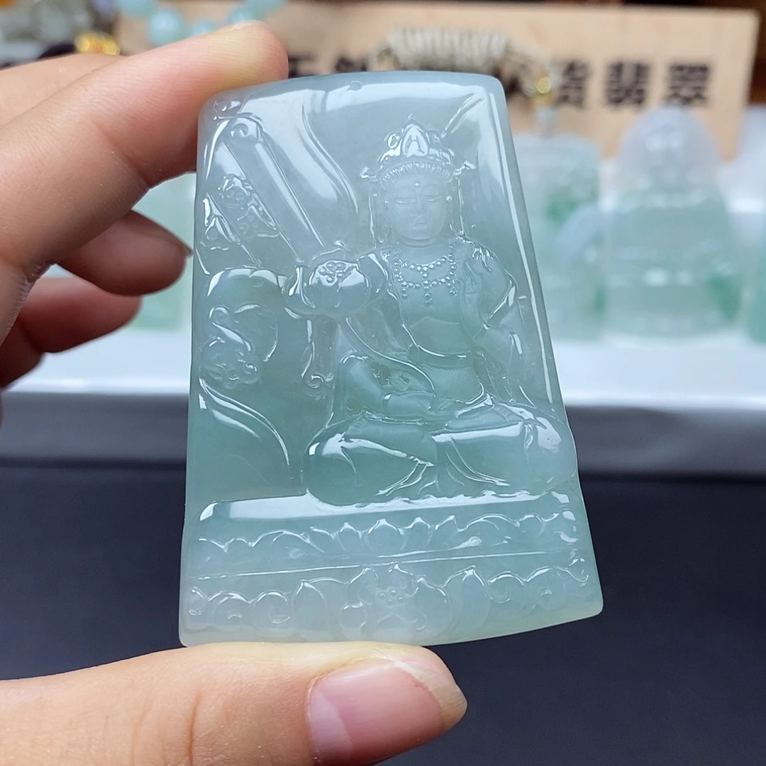 翡翠未镶嵌颈饰中***龍翡翠