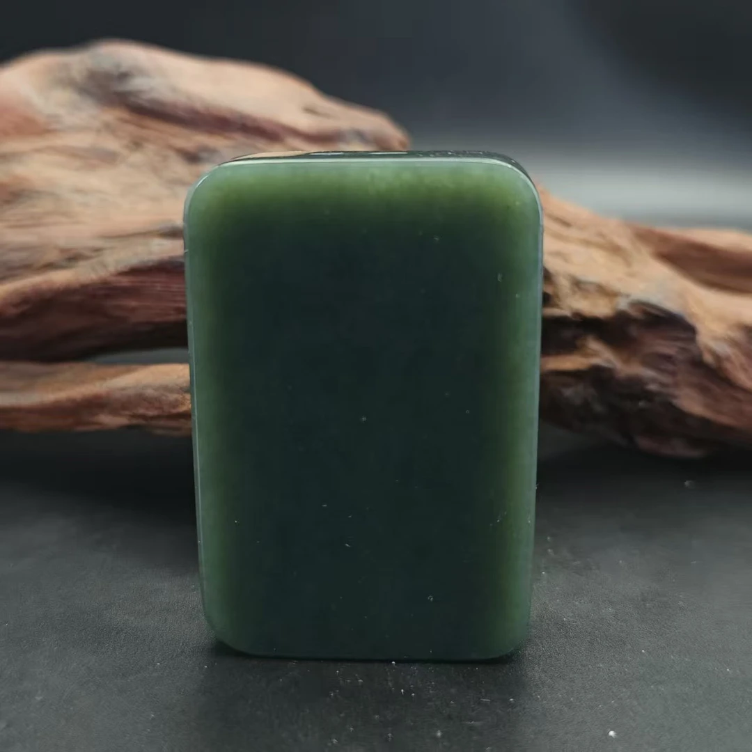 Q和田玉无事牌吊坠1991