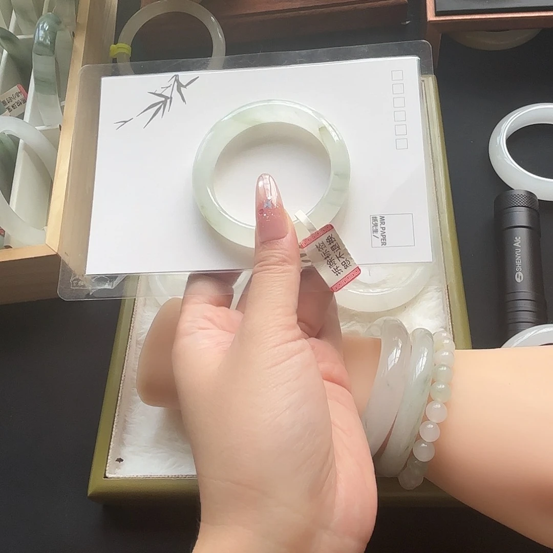 希***崽石英质玉手镯未镶嵌45