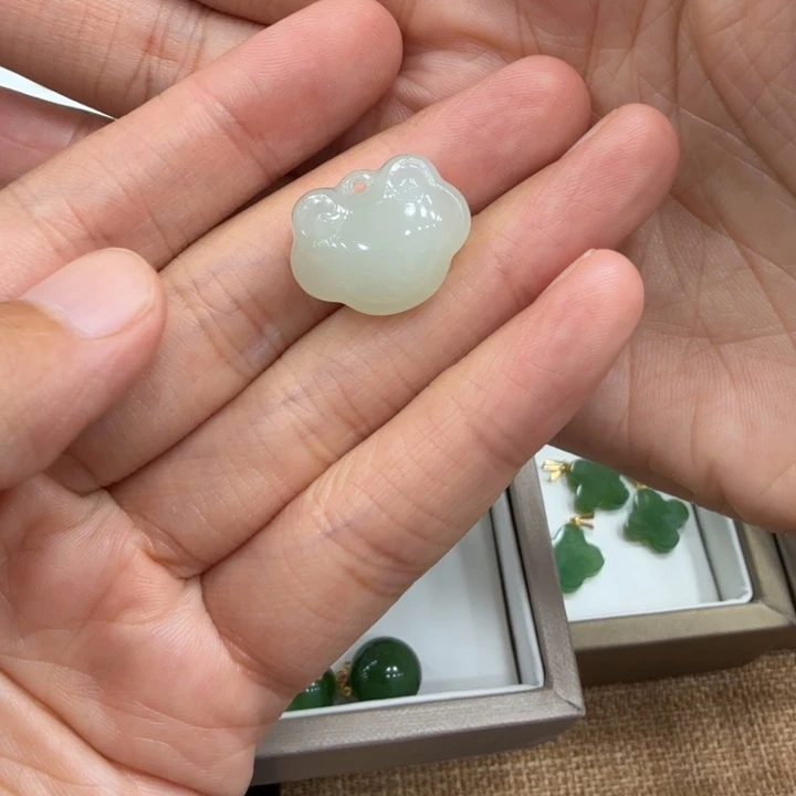 和田玉未镶嵌颈饰如*.