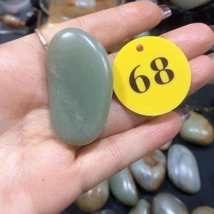 未镶嵌和田玉（糖玉）挂件