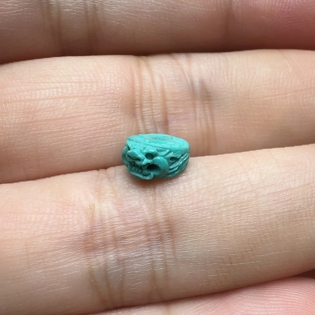 B***～绿松石未镶嵌兽头扣