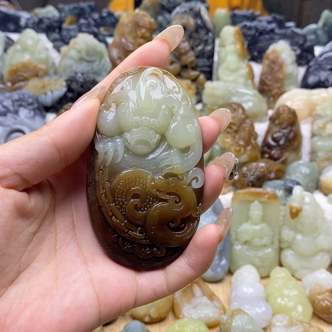 颈饰未镶嵌和田玉