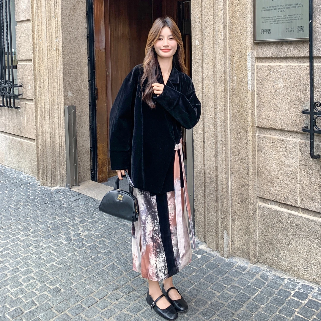 法式高级感丝绒西装外套套装女2025春秋新款气质印花半身裙两件套