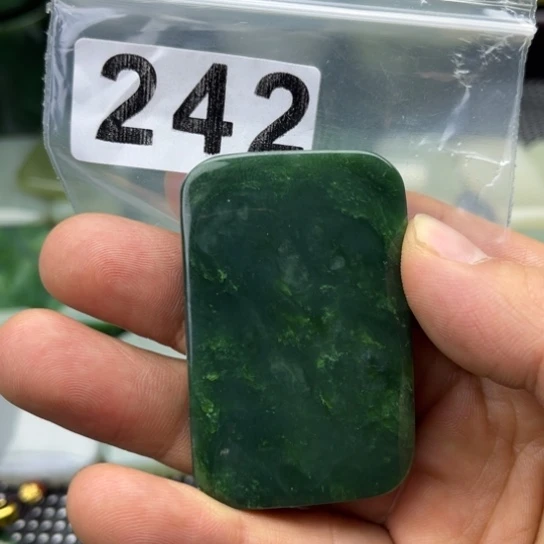 和田玉未镶嵌珠宝半成品