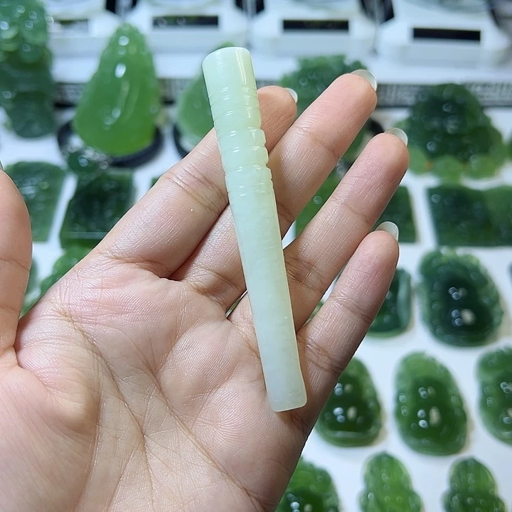 蛇纹石玉颈饰未镶嵌液**火