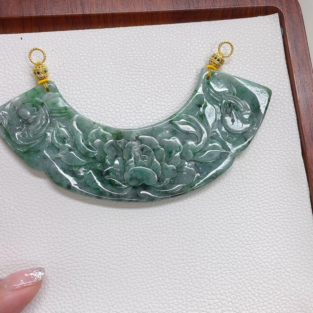 翡翠未镶嵌吊坠(赠链)加大弯弯