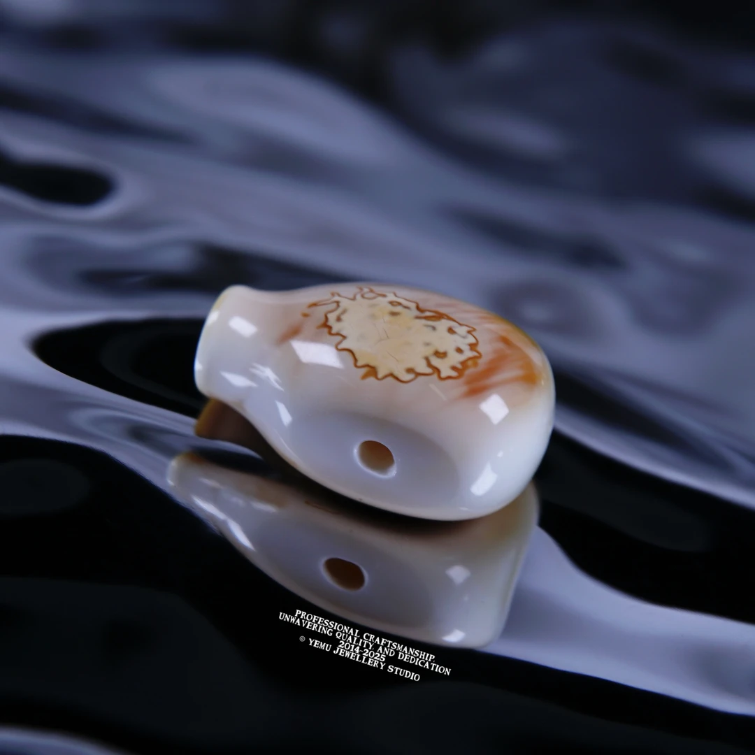 9.7毫米彩沁妖孽西施壶一体三通 一物一拍 天然俄料琥珀蜜蜡