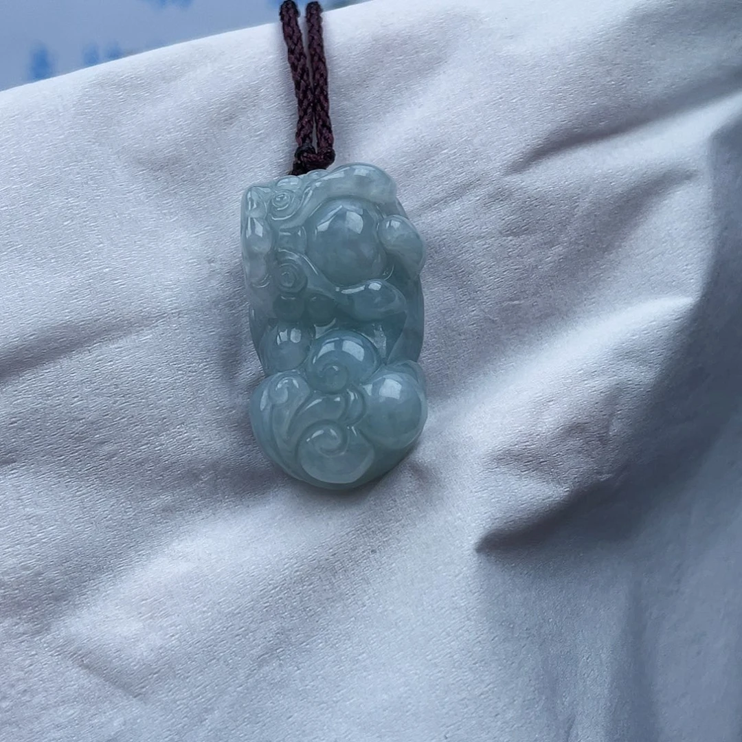 翡翠未镶嵌颈饰貔貅