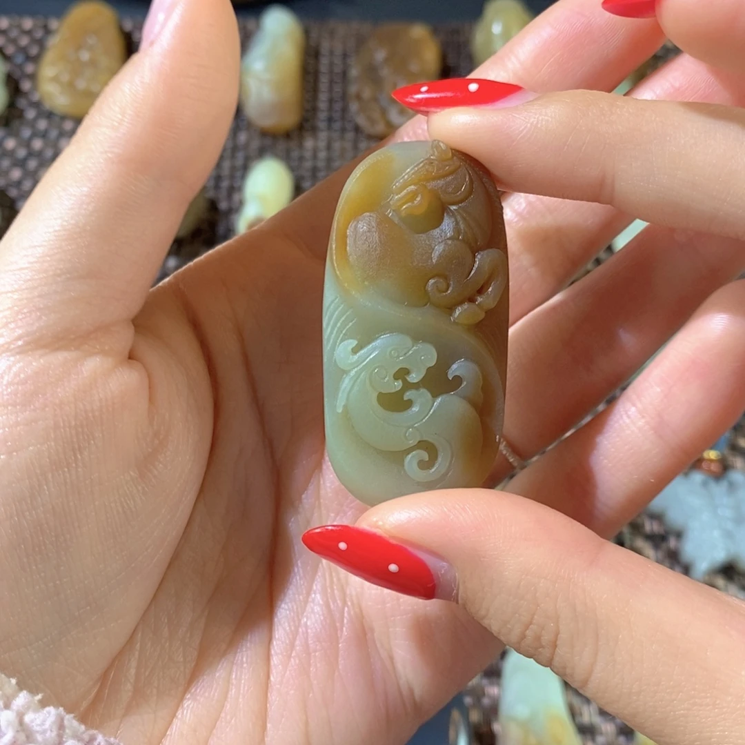 和田玉（糖玉）未镶嵌颈饰龙马