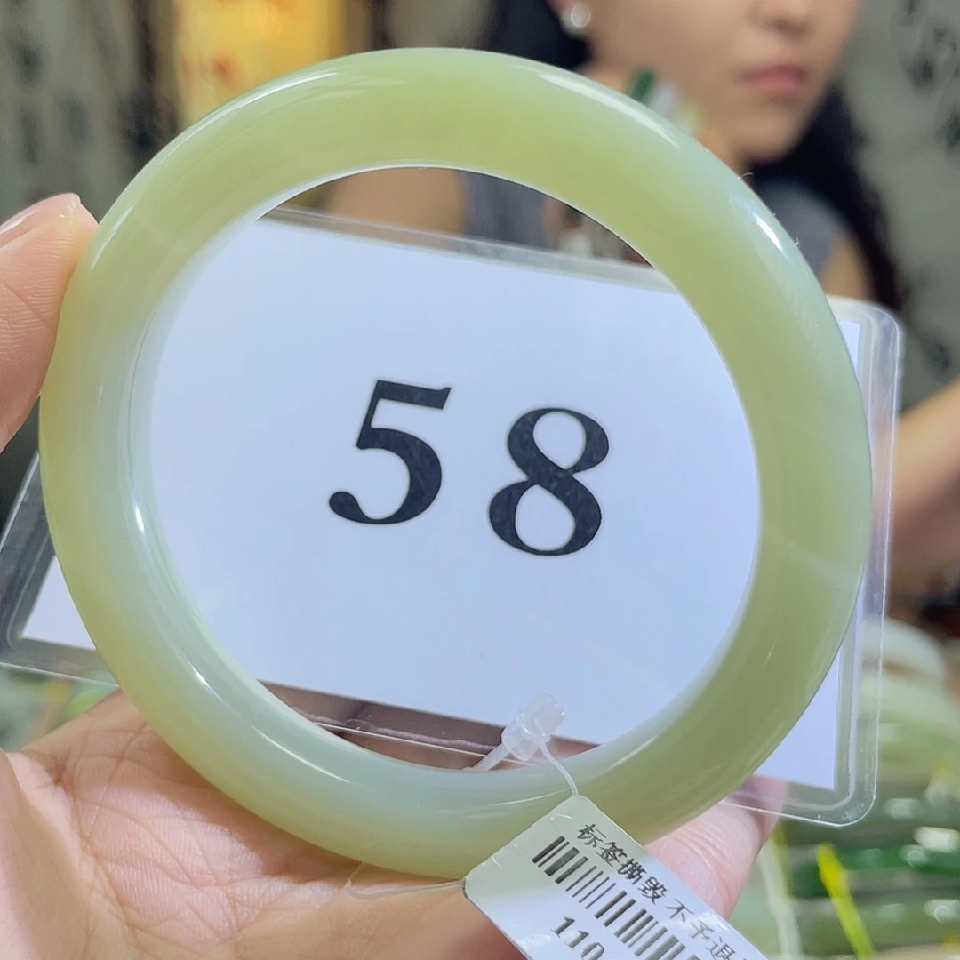 和田玉手镯未镶嵌16