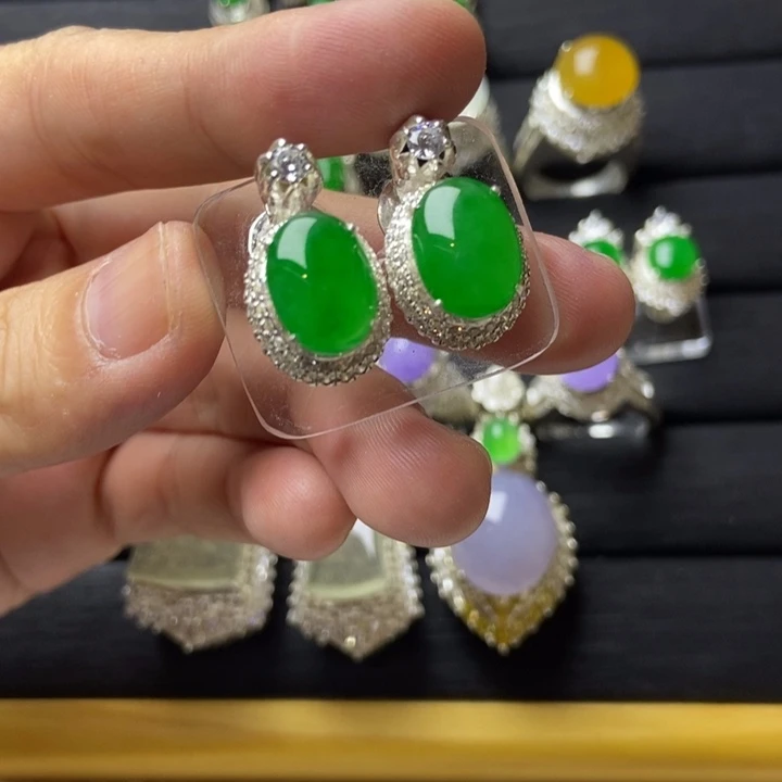 定制翡翠未镶嵌缅A高冰浓阳耳钉