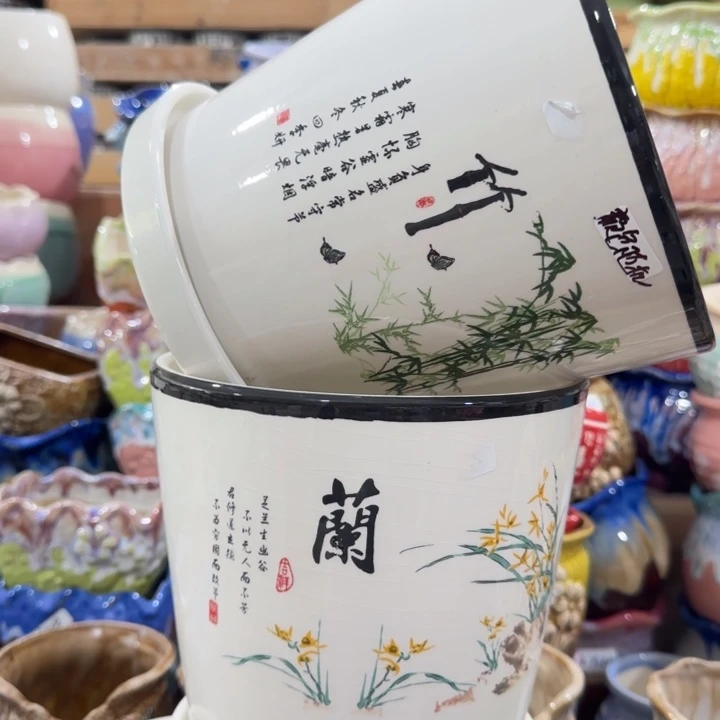 凑9块包邮，有孔花盆，颜色随机