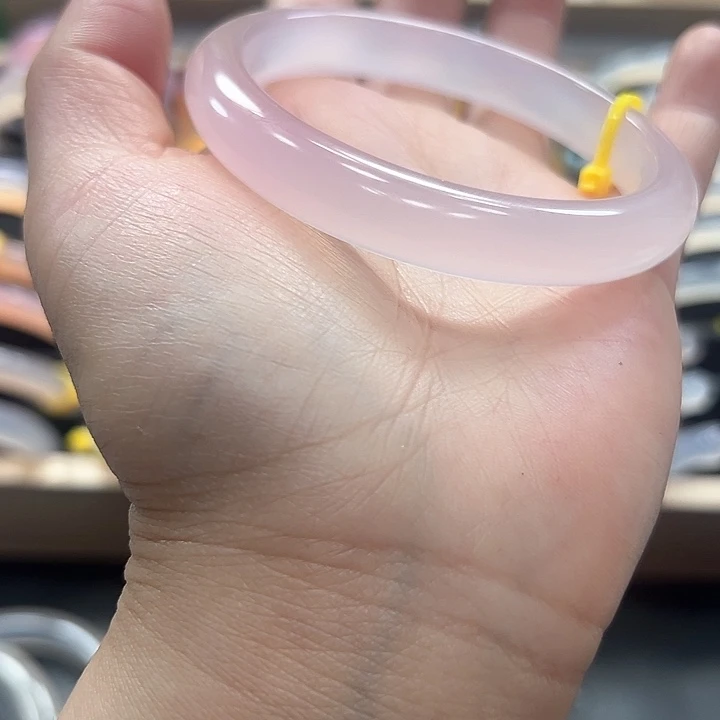 玛瑙/玉髓手镯未镶嵌爱****际