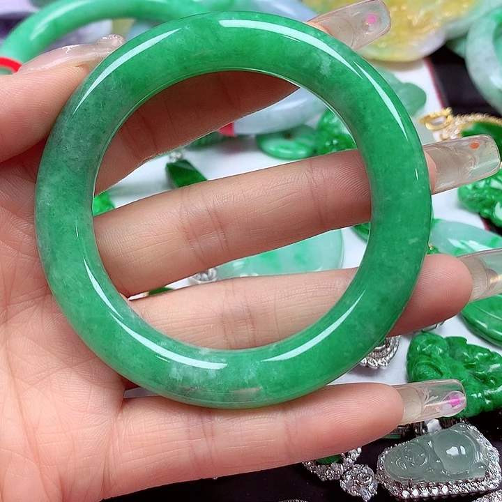 翡翠未镶嵌手镯翡翠