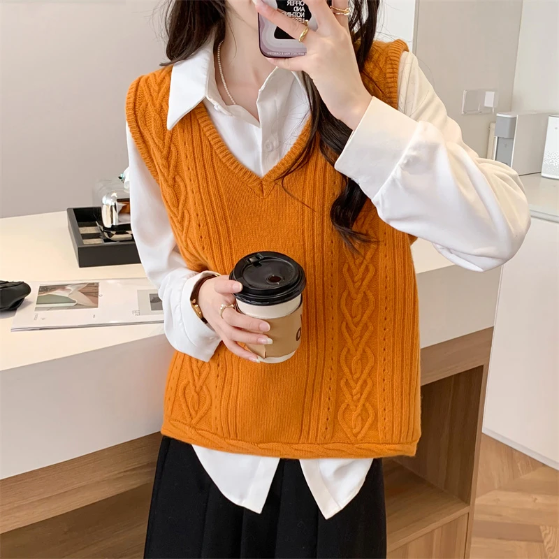 法式复古纯色针织圆领马甲女韩版设计感麻花坎肩叠穿小众减龄上衣