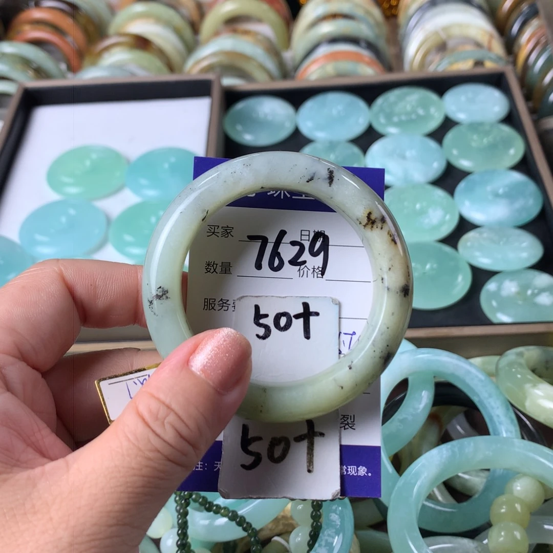 蛇纹石玉手镯未镶嵌7629