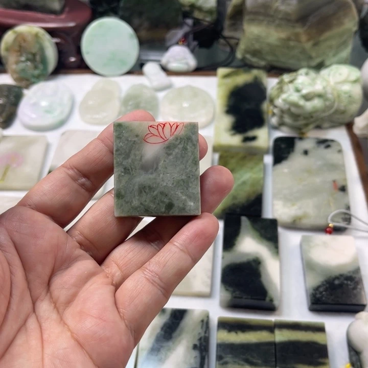 独山玉未镶嵌颈饰