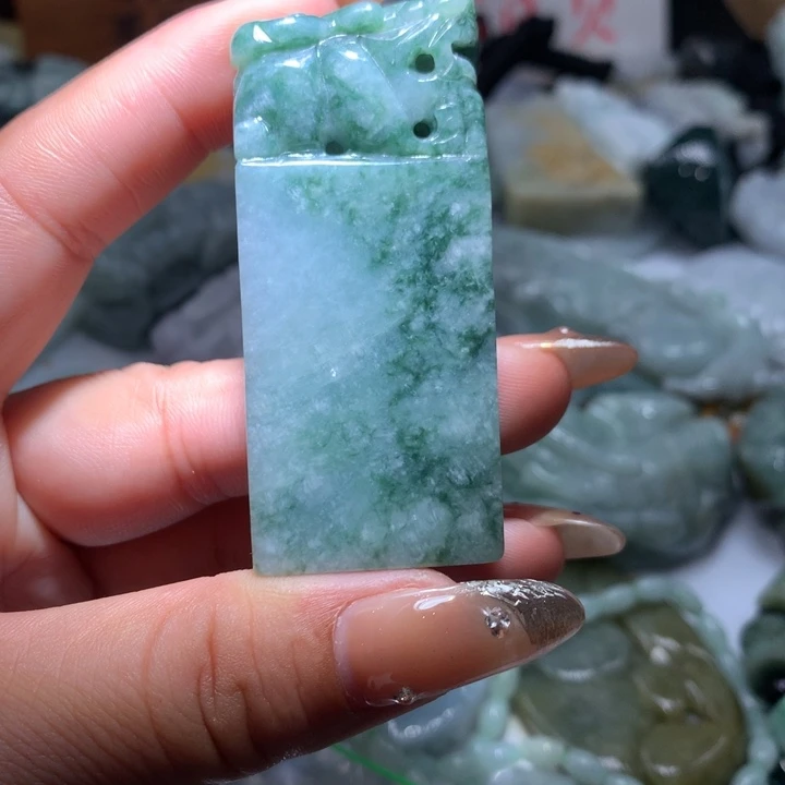 翡翠未镶嵌颈饰保真天然A货翡翠