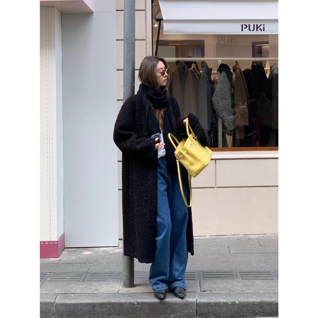 【暖冬密码】黑色休闲长款流行V领高级感宽松加厚大衣W29362GK44