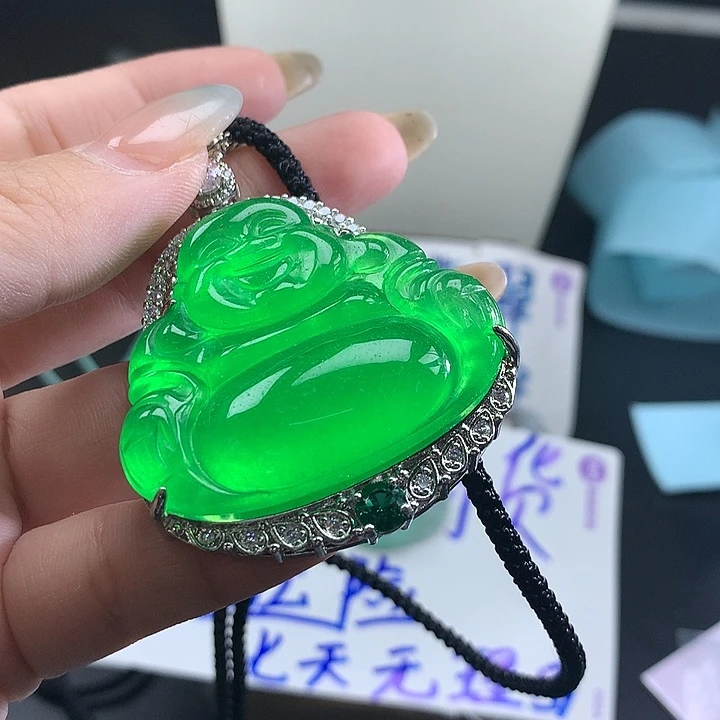 翡翠未镶嵌吊坠(赠链)