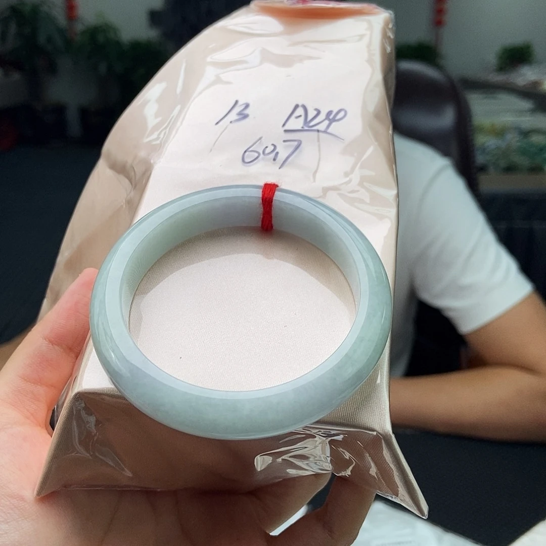 未镶嵌手镯翡翠拍一发一