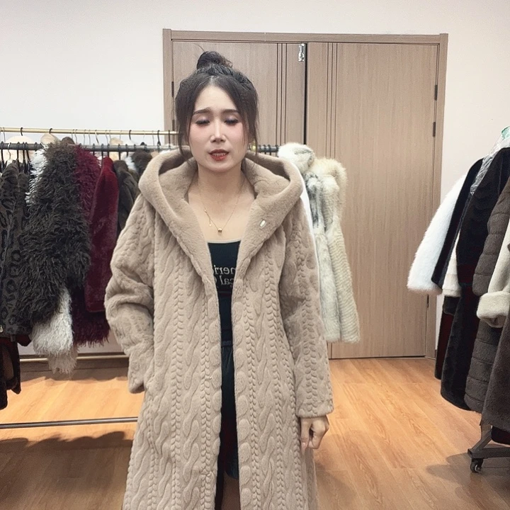 皮毛一体外套女中长款