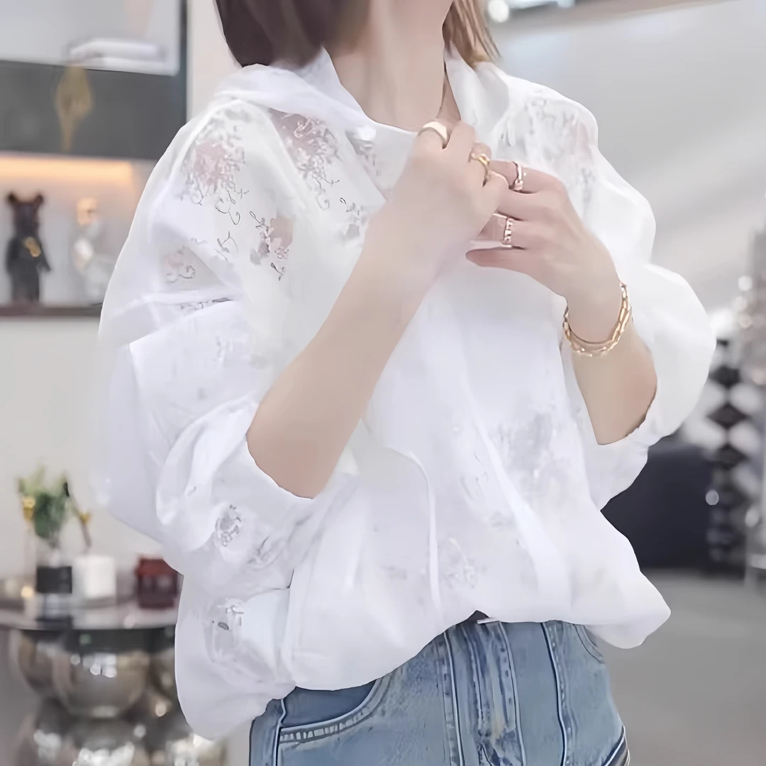 休闲连帽薄款透气连帽防晒外套女2025夏季新款宽松时尚短外套上衣