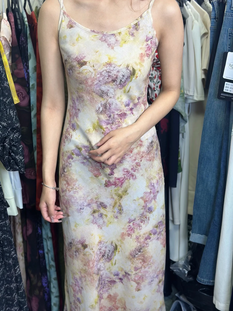 真丝斜裁吊带连衣裙