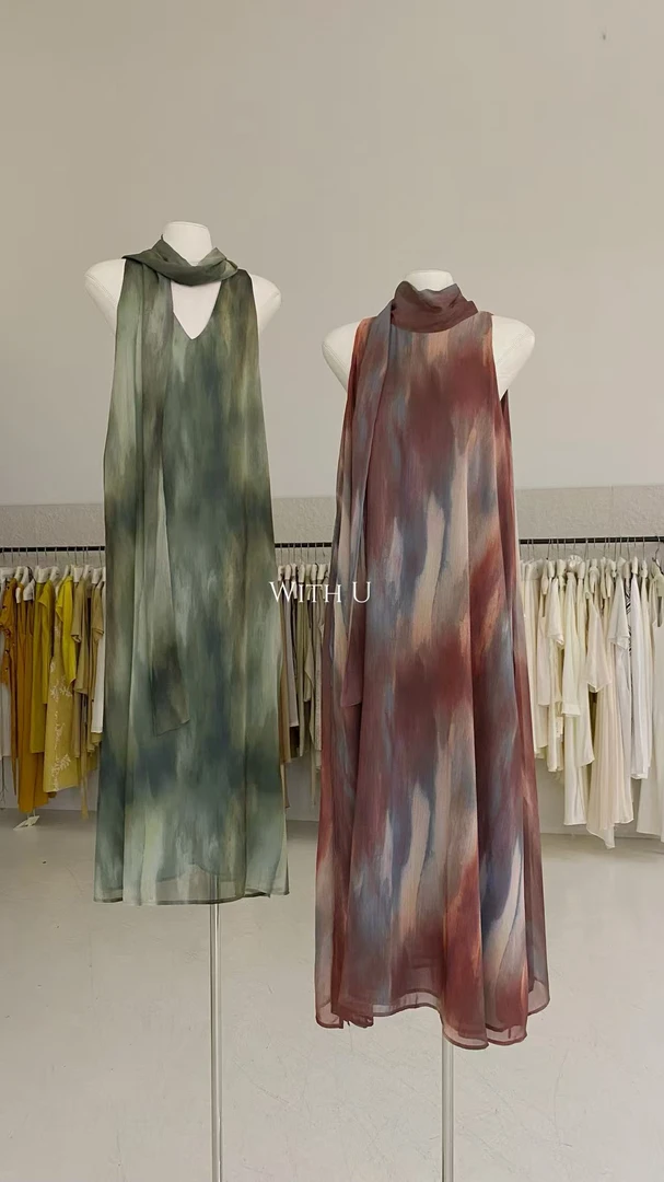 withu@29703 韩系撞色晕染无袖围脖连衣裙 6-20