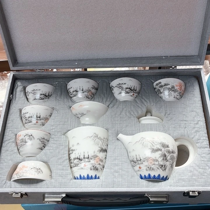 孤品茶具套装等。