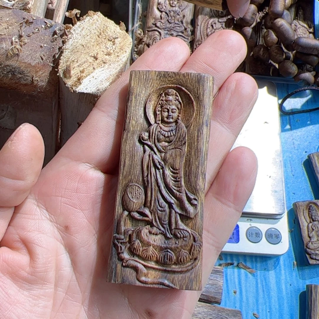 沉香吊坠白棋观音12.3克