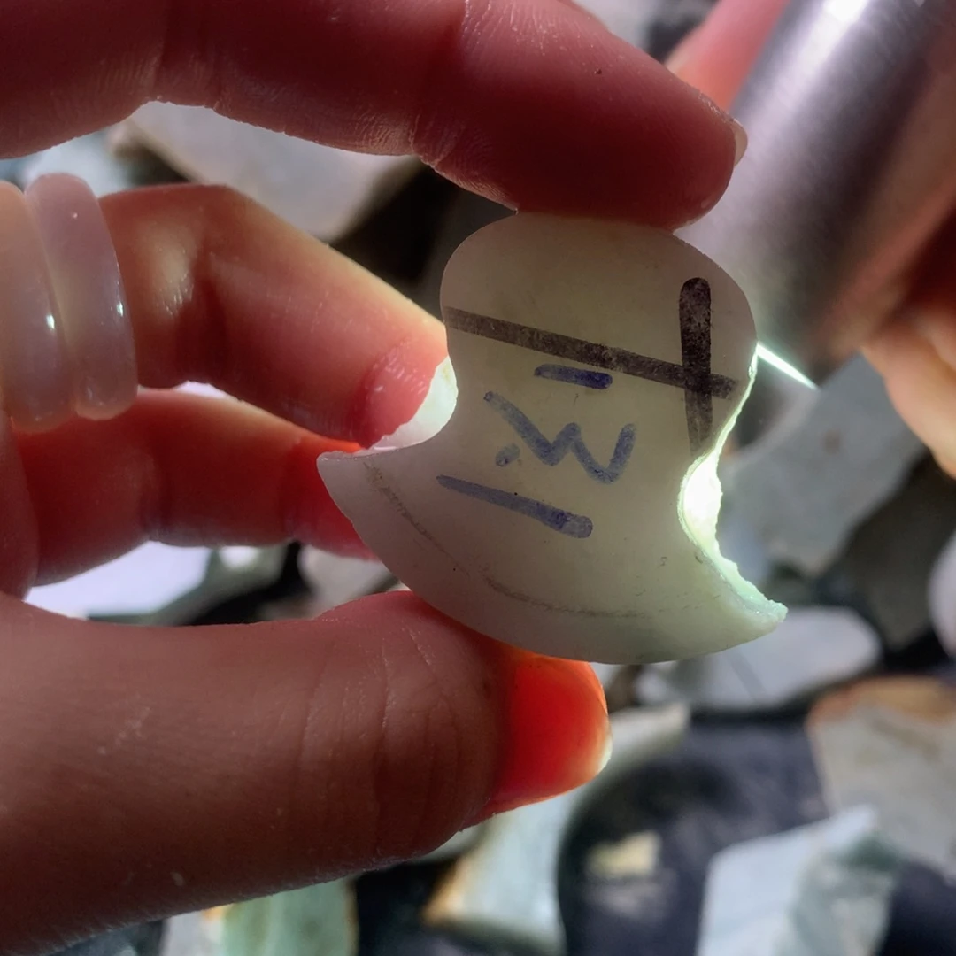 翡翠颈饰未镶嵌缅甸翡翠