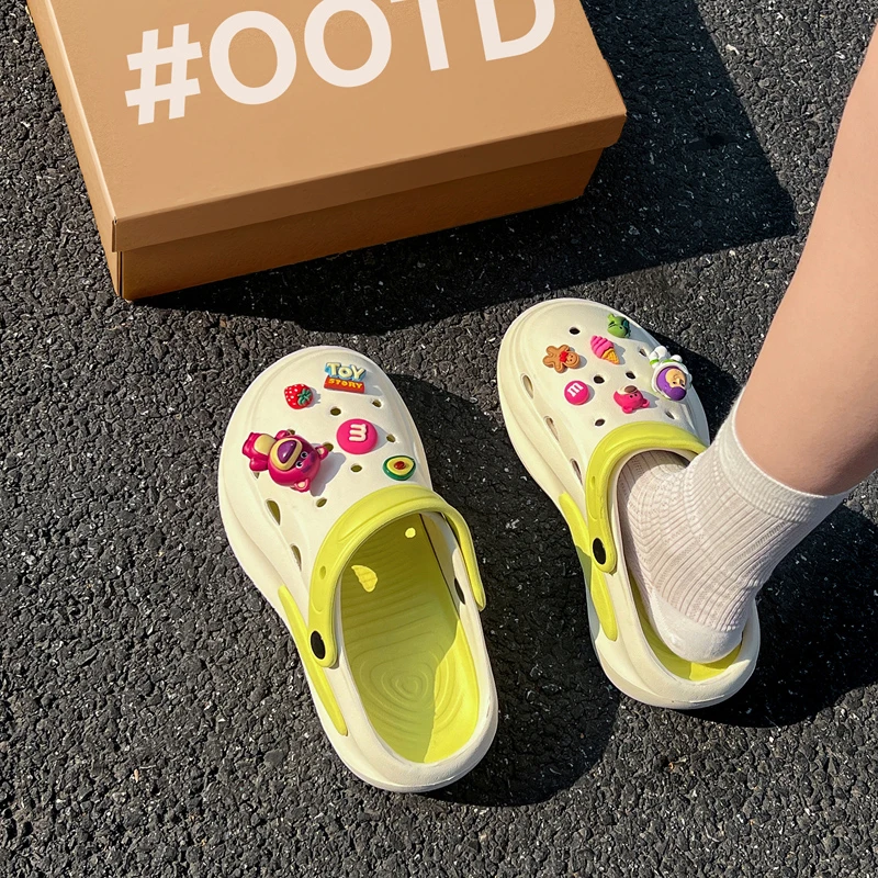 猫力外穿草莓熊洞洞鞋女款厚底2025新款夏季情侣沙滩防滑包头凉拖