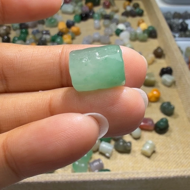 和田玉未镶嵌珠宝半成品