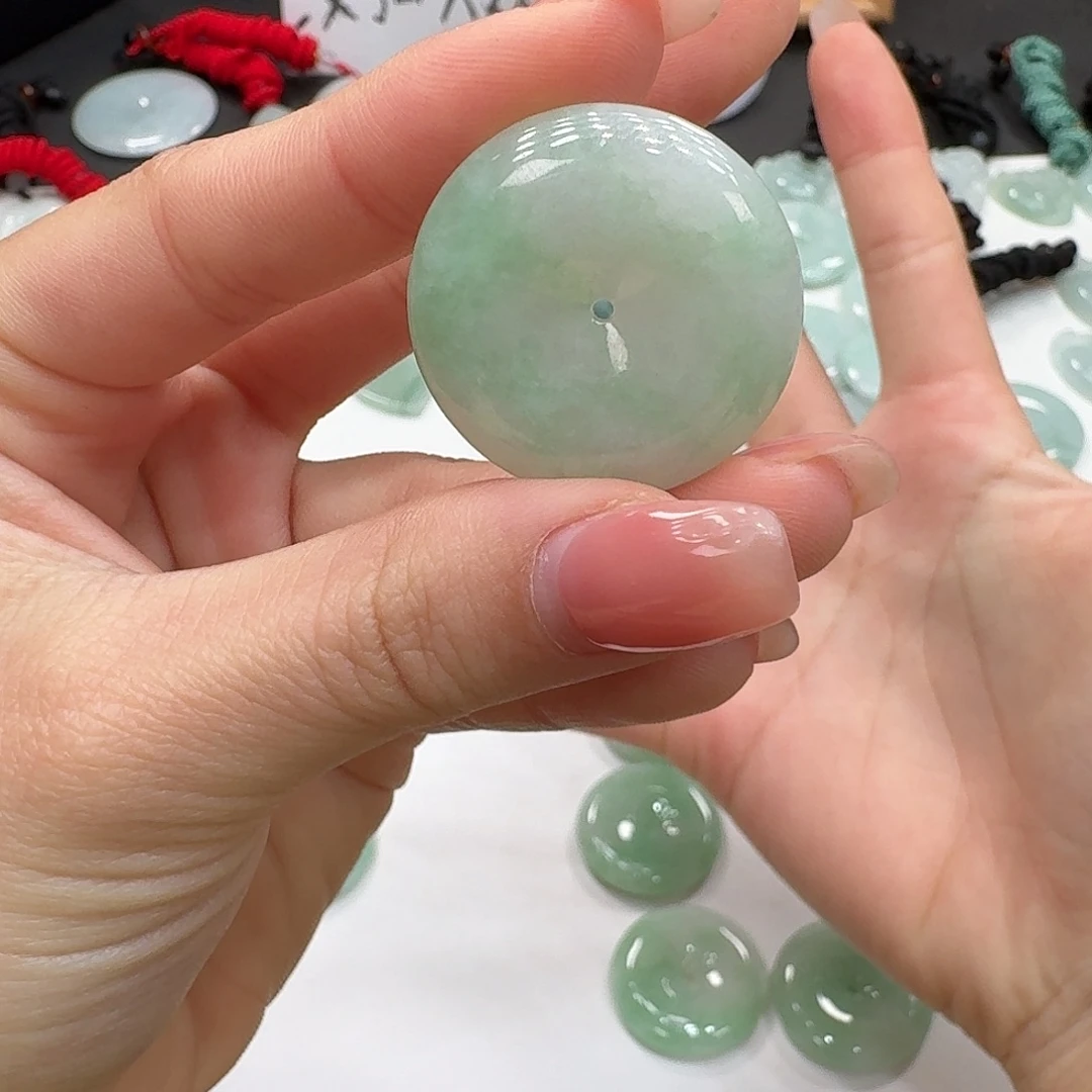 @***¥翡翠未镶嵌颈饰多样性发其一