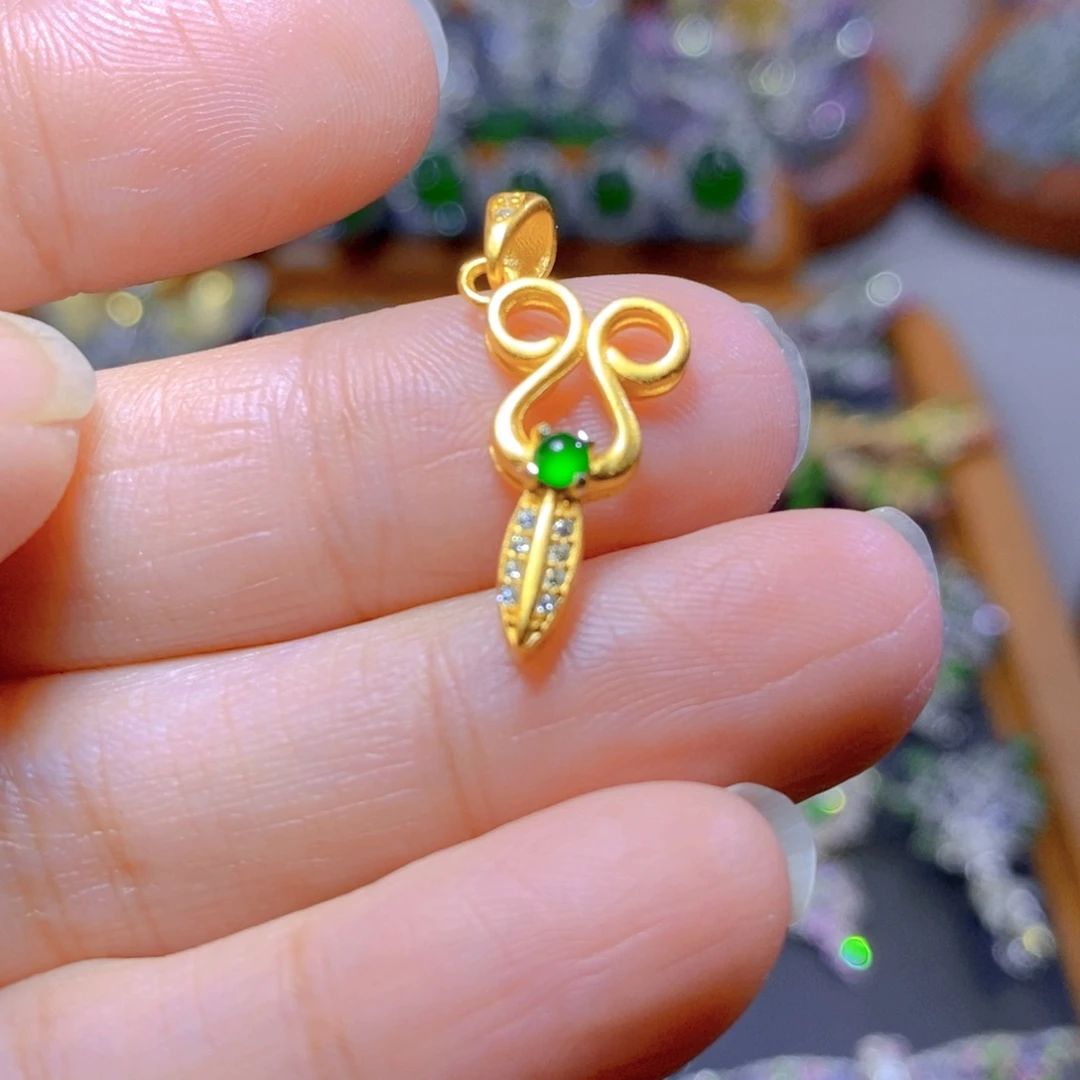 翡翠颈饰银S925镶嵌天然翡翠