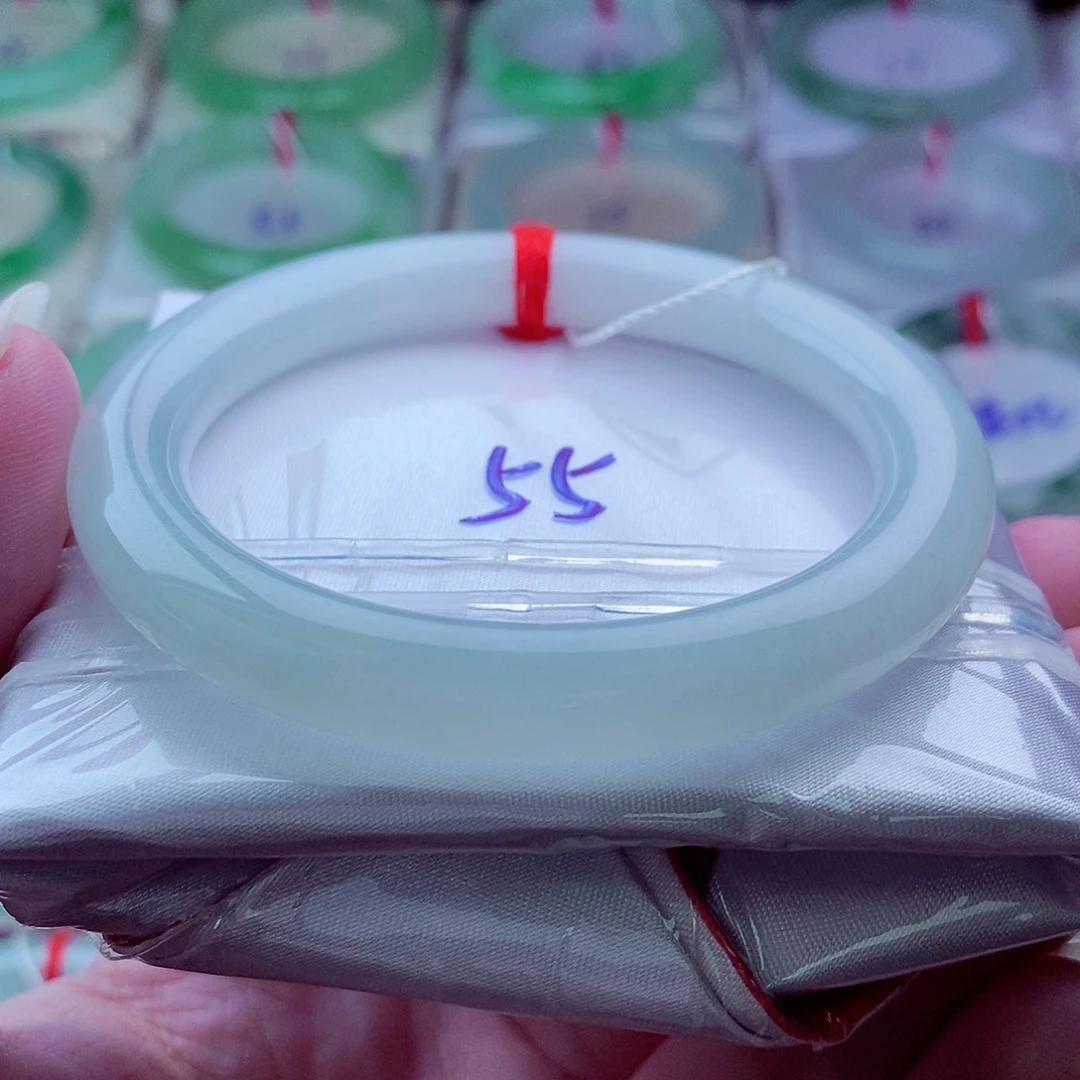 翡翠未镶嵌手镯（圆镯）455冰清玉洁冰润细腻起胶