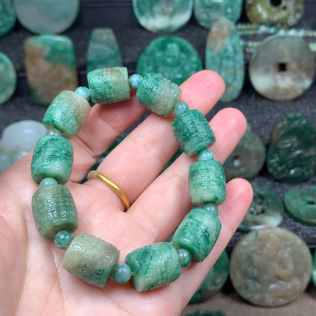 独山玉未镶嵌颈饰